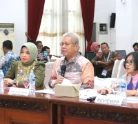 Sekda Kalbar Harisson saat sesi reviu penyusunan policy brief ASN di Kantor Gubernur Kalbar, (2/4/2026).