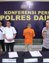 Polres Dairi Ringkus Persetubuhan Ayah Dengan Anak Kandung Sendiri Sejak Tahun 2022, Kapolres Hi Polres Dairi menangkap pelaku ayah yang gauli anak kandung Jumat (17/10/2025). (instagram/humas.polres.dairi)