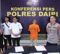 Polres Dairi Ringkus Persetubuhan Ayah Dengan Anak Kandung Sendiri Sejak Tahun 2022, Kapolres Hi Polres Dairi menangkap pelaku ayah yang gauli anak kandung Jumat (17/10/2025). (instagram/humas.polres.dairi)