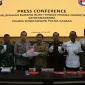 Petugas Polres Singkawang memusnahkan barang bukti sabu seberat 1,4 kilogram hasil pengungkapan kasus narkoba Mei 2026.