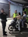 Kapolsek Pontianak Utara I Made Aris Candra Putra memimpin patroli dini hari bersama personel Polsek Pontianak Utara untuk pengamanan jelang Imlek dan Ramadan.