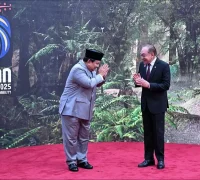 Presiden Prabowo Subianto bersama Perdana Menteri Malaysia Anwar Ibrahim di KTT ASEAN ke-47 Kuala Lumpur. (instagram.com/presidenrepublikindonesia)