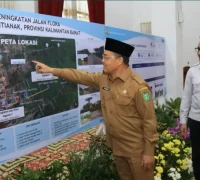 Gubernur Kalbar Ria Norsan mengikuti peresmian Inpres Jalan Daerah dari Balai Petitih Pontianak.