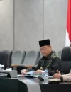 Gubernur Kalbar Ria Norsan mengikuti rapat koordinasi Program Makan Bergizi Gratis secara daring dari Kantor Gubernur Kalbar.