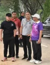 Bupati Kubu Raya Sujiwo meninjau proyek di Jalan Supadio yang dihentikan sementara akibat ceceran tanah di jalan raya. (Foto: Prokopim KKR)
