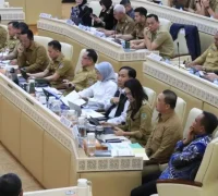 Gubernur Kalbar Ria Norsan saat mengikuti RDP bersama Komisi II DPR RI membahas beban PPPK terhadap APBD daerah di Jakarta.