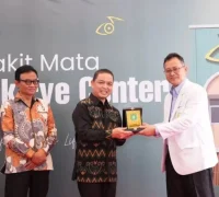 Gubernur Kalbar, Ria Norsan,meresmikan Rumah Sakit Mata Pontianak Eye Center (PEC) melalui seremoni grand opening, Sabtu (24/1/2026). (instagram/@adpim.provkalbar)