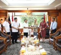 Kemendagri dan OJK jalin kerja sama literasi dan inklusi keuangan Kemendagri dan OJK jalin kerja sama literasi dan inklusi keuangan. (instagram.com/titokarnavian)