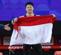 Rahmat Erwin Abdullah meraih emas Asian Games Aichi-Nagoya 2026. (Foto: NOC/NMA - Kemenpora)