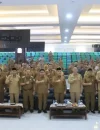 Gubernur Kalbar Ria Norsan memimpin Raker bersama bupati dan wali kota se-Kalbar di Aula Garuda Kantor Gubernur.
