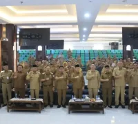 Gubernur Kalbar Ria Norsan memimpin Raker bersama bupati dan wali kota se-Kalbar di Aula Garuda Kantor Gubernur.
