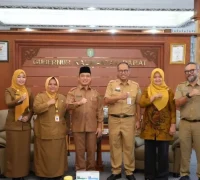 Gubernur Kalbar Ria Norsan menerima audiensi panitia Rakernas ARSADA 2026 di Pontianak,(26/5/2026).