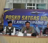 Gubernur Kalbar Ria Norsan mengikuti rakor penanganan karhutla di Lanud Supadio, Kubu Raya.