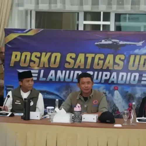 Gubernur Kalbar Ria Norsan mengikuti rakor penanganan karhutla di Lanud Supadio, Kubu Raya.