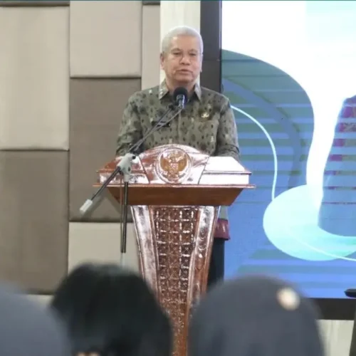 Sekda Kalbar Harisson membuka Rakor PPID se-Kalimantan Barat Tahun 2026 di Aula Garuda Kantor Gubernur Kalbar.