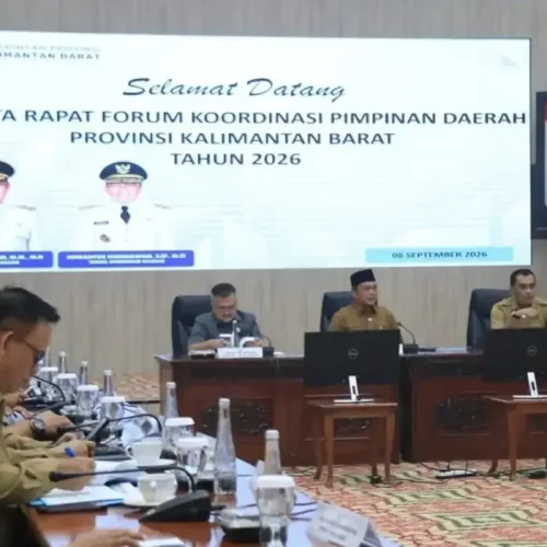 Gubernur Kalbar Ria Norsan memimpin Rapat Forkopimda Kalbar membahas karhutla dan krisis air di Balai Petitih Pontianak.