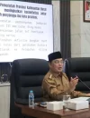 Gubernur Kalimantan Barat Ria Norsan memimpin rapat koordinasi penetapan permanen rekayasa lalu lintas angkutan barang di Duplikasi Jembatan Kapuas I.