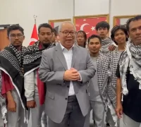 Sembilan relawan WNI Global Sumud Flotilla tiba di Istanbul setelah dibebaskan dari penahanan otoritas Israel.