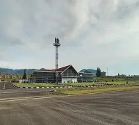 Pejabat Ditjen Perhubungan Udara memberikan penjelasan terkait penerbangan perintis di Bandara Rembele Aceh. (Foto Ist)