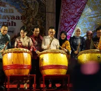 2. Wali Kota Pontianak Edi Rusdi Kamtono dalam pembukaan Rembuk Budaya APEKSI 2026 di Singkawang, Kamis (15/10/2026) malam.