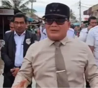 Bupati Sujiwo meninjau kawasan Pasar Kakap di Kecamatan Sungai Kakap, Kubu Raya.