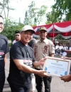 Gubernur Ria Norsan saat kunjungan ke Disnakertrans Kalbar pada May Day 2026 membahas perlindungan buruh.