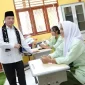 Gubernur Kalbar Ria Norsan meninjau fasilitas dan berdialog dengan siswa di SMKN 1 Sanggau.
