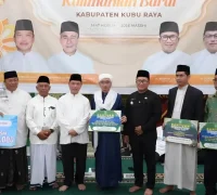 Gubernur Ria Norsan usai menyampaikan kultum Safari Ramadan di Masjid Jami Al-Hidayah Rasau Jaya Kubu Raya, (26/2/2026).