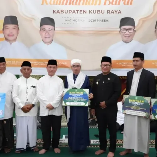 Gubernur Ria Norsan usai menyampaikan kultum Safari Ramadan di Masjid Jami Al-Hidayah Rasau Jaya Kubu Raya, (26/2/2026).