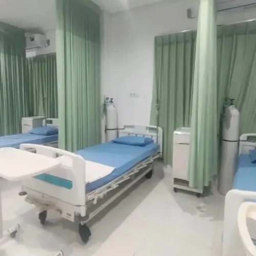 Pemprov Kalbar menyiagakan dua Rumah Oksigen gratis untuk warga terdampak kabut asap di Pontianak.