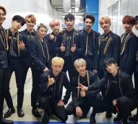 Potret grup K-Pop SEVENTEEN, artis dengan pendapatan tur terbesar di Asia versi Pollstar. (foto: instagram.com/saythename_17)