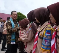 Gubernur Kalbar Ria Norsan meninjau SMKN 1 Sukadana di Kayong Utara.