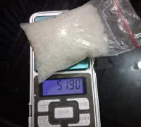 Satresnarkoba Polres Sekadau menunjukkan barang bukti sabu seberat 51,90 gram yang disita dalam pengungkapan kasus peredaran narkotika di Kabupaten Sekadau.