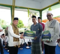 Gubernur Kalbar Ria Norsan saat Safari Ramadan di Keraton Al-Mukarramah Sintang bersilaturahmi dengan tokoh agama, tokoh adat, dan masyarakat.