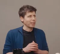 Sam Altman menilai perluasan Chips Act akan mempercepat reindustrialisasi dan membangun fondasi infrastruktur AI nasional. (x.com/sama)