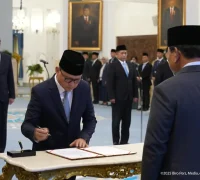 Presiden Prabowo Subianto melantik menteri baru hasil reshuffle Kabinet Merah Putih di Istana Negara Jakarta Presiden Prabowo Subianto melantik menteri baru hasil reshuffle Kabinet Merah Putih di Istana Negara Jakarta (youtube.com/@SekretariatPresiden)