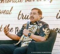 Sekjen Kementerian Komdigi Ismail saat memaparkan transformasi digital dalam acara Ngopi Bareng Sekjen di Jakarta Sekjen Kementerian Komdigi Ismail saat memaparkan transformasi digital dalam acara Ngopi Bareng Sekjen di Jakarta. (Komdigi)