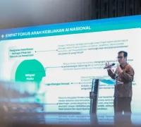 Wamenkomdigi Nezar Patria Wamenkomdigi Nezar Patria menegaskan pentingnya Edge AI untuk inovasi industri. (Komdigi.go.id)