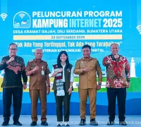 Menkomdigi Meutya Hafid meresmikan Program Kampung Internet 2025 di Desa Kramat Gajah, Deli Serdang Menkomdigi Meutya Hafid meresmikan Program Kampung Internet 2025 di Desa Kramat Gajah, Deli Serdang. (Komdigi)