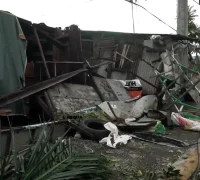 Sejumlah bangunan di wilayah timur Filipina rusak parah akibat terjangan Topan Fung-wong yang membawa angin kencang dan hujan deras. (x.com/GulistanNewsTV)