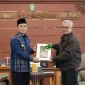 Gubernur Ria Norsan menerima Laporan Eksekutif Daerah Semester II 2025 dari BPKP Kalbar di Ruang Kerja Gubernur.