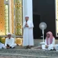 Gubernur Ria Norsan menyampaikan kultum subuh di Masjid Agung Al-Falah Mempawah di hadapan jamaah Ramadan, Minggu (1/3/2026).