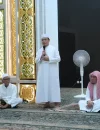 Gubernur Ria Norsan menyampaikan kultum subuh di Masjid Agung Al-Falah Mempawah di hadapan jamaah Ramadan, Minggu (1/3/2026).