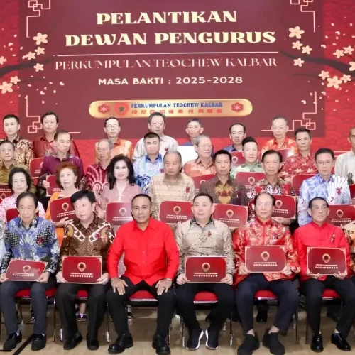 Wagub Kalbar Krisantus Kurniawan saat menghadiri pengukuhan pengurus Perkumpulan Teochew Kalimantan Barat masa bakti 2025–2028 di Kubu Raya.
