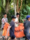 Warga bersama tim gabungan mengevakuasi jasad kakek 79 tahun yang ditemukan di Sungai Ensilat, Kapuas Hulu setelah dilaporkan tenggelam sehari sebelumnya.
