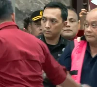 Mantan Kepala Badan Gizi Nasional (BGN) Dadan Hindayana usai ditetapkan sebagai tersangka dugaan korupsi Program Makan Bergizi Gratis (MBG).