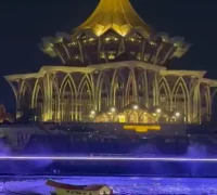 Suasana Kuching Waterfront kembali ramai setelah kualitas udara Kuching berangsur membaik usai hujan dua hari.