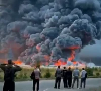 Serangan drone Ukraina terhadap pusat data Sberbank di Balakovo, Rusia, yang menjadi bagian penting dalam pengembangan teknologi kecerdasan buatan (AI) Moskow. (foto: x.com/gollge)