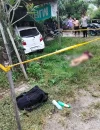 Petugas Polres Sekadau melakukan olah TKP penemuan mayat seorang pria di Dusun Senuruk, Kecamatan Sekadau Hilir.