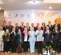 Sekda Kalbar dr. H. Harisson, M.Kes., membuka secara resmi Workshop dan Simposium West Borneo Oncology Update 2025 di Hotel Mercure Pontianak, Minggu (2/11/2025). (instagram.com/adpim.provkalbar)